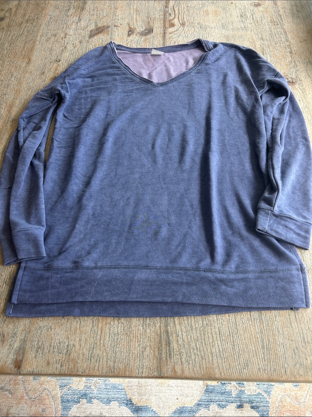 Tresics Women's V-Neck Pullover Sweatshirt in Dusty Blue